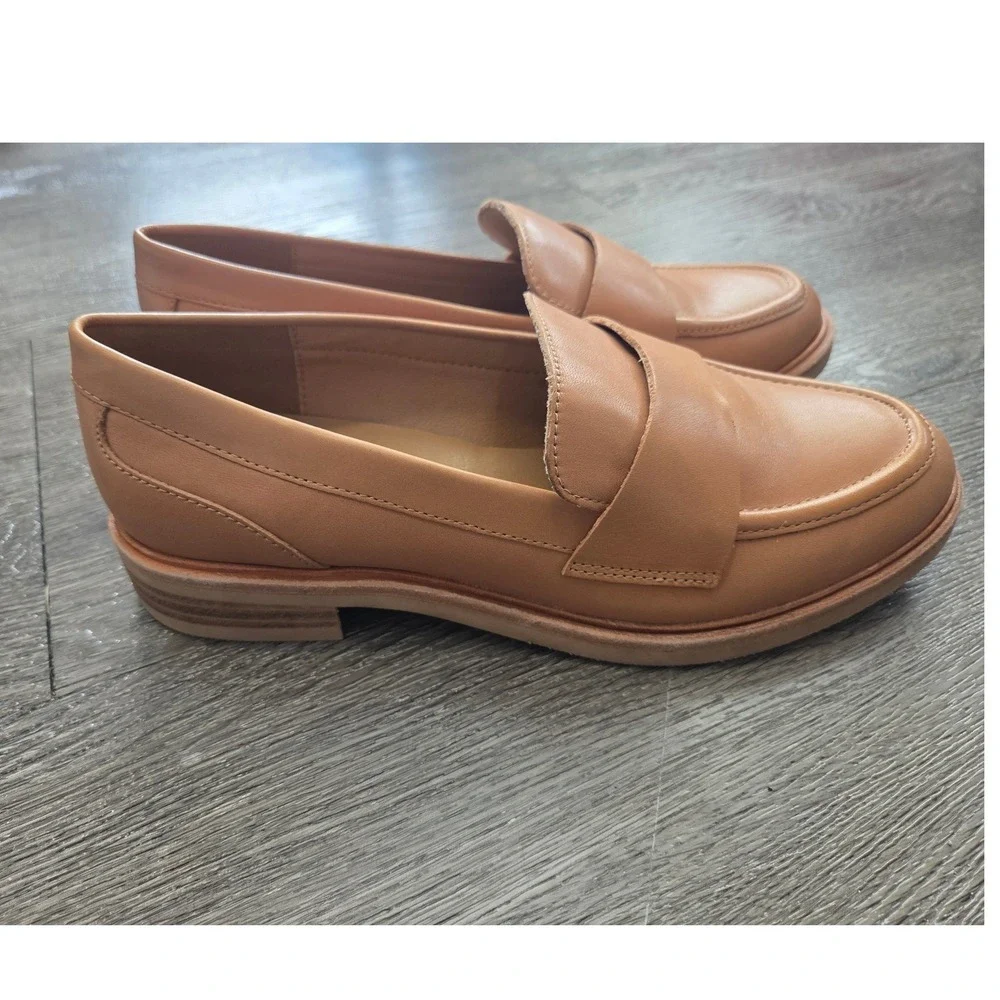 Crown Vintage Loafers Women 6.5 Tan Leather Penny Slip On Block Heel. No Box